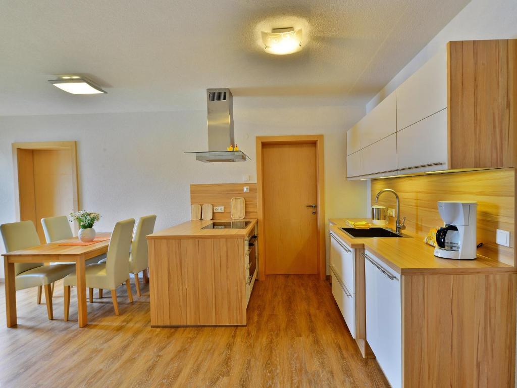 Frühstückspension Götzfried-Hof Millstatt am See Zimmer foto